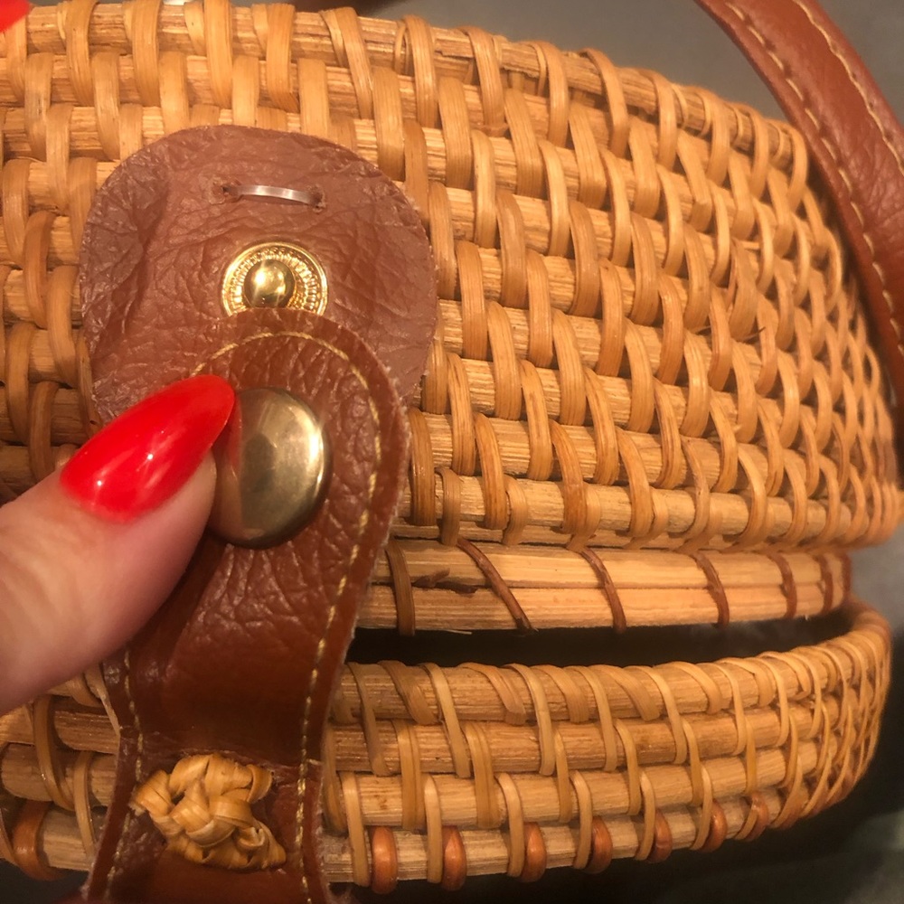 Round Ratten Crossbody Bag - Picture 4 of 4